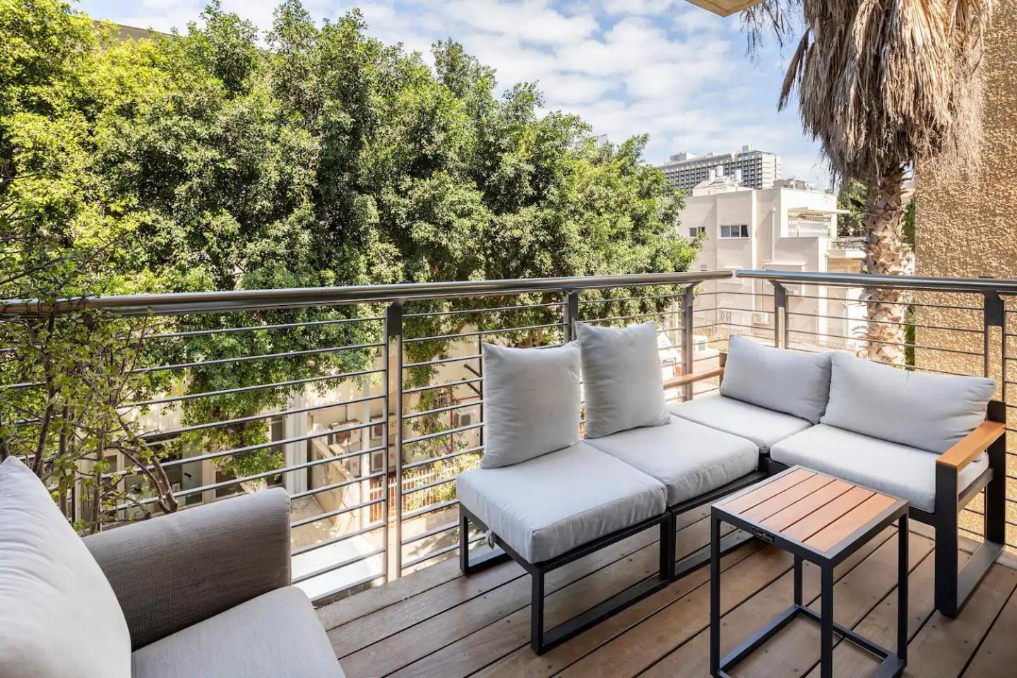 Luxury Oasis Tel Aviv Beach Exterior photo