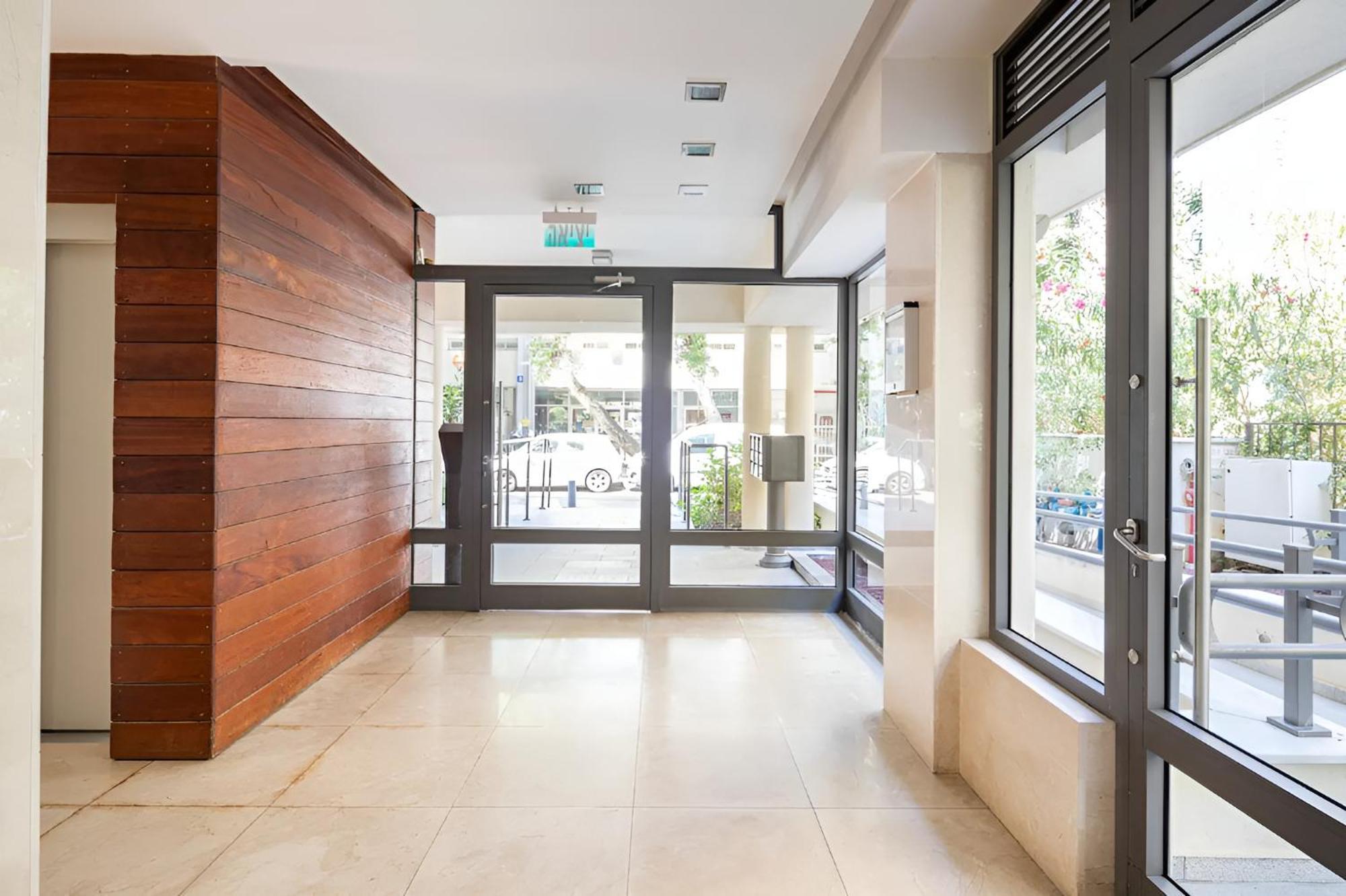 Luxury Oasis Tel Aviv Beach Exterior photo